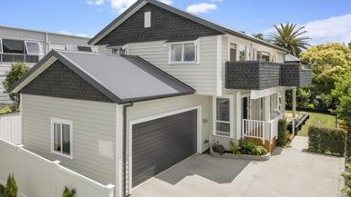  at 2/2 Milton Road, Northcote Point, Auckland