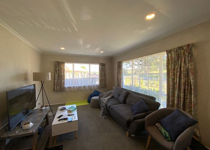  at 2/246 Cascades Road, Botany Downs, Manukau City, Auckland