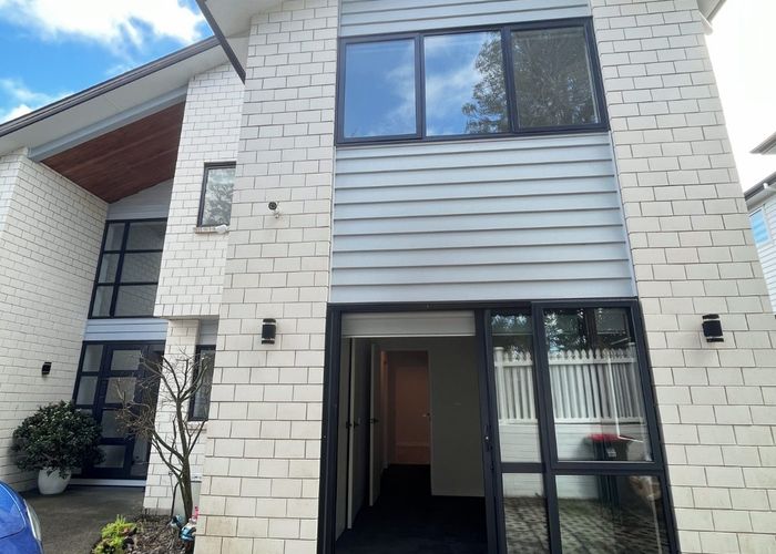  at 138 Greenhithe Road, Greenhithe, Auckland