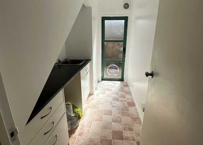  at Downstairs/7A Clematis Avenue, Murrays Bay, North Shore City, Auckland