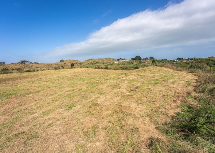  at 92 Strathnaver Drive, Waikawa Beach, Horowhenua, Manawatu / Whanganui