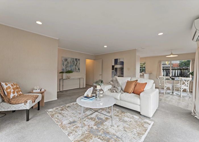  at 2/4 Lonsdale Street, Ellerslie, Auckland