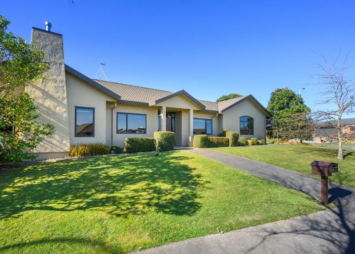  at 48 Johnstone Drive, Fitzherbert, Palmerston North, Manawatu / Whanganui