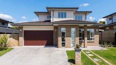  at 16 Midhurst Avenue, Henderson, Auckland