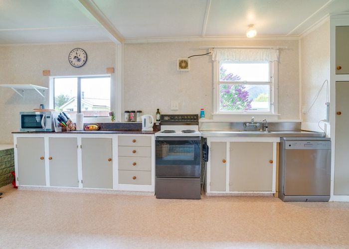  at 8A Sutherland Road, Omarama