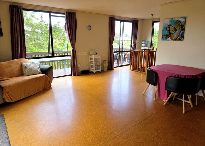  at 1/231 Don Buck Road, Massey, Waitakere City, Auckland