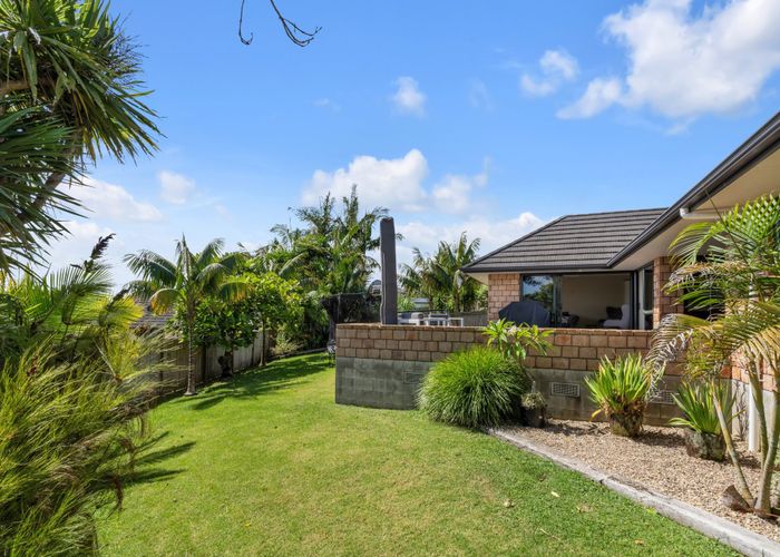  at 258 Hill Road, The Gardens, Manukau City, Auckland