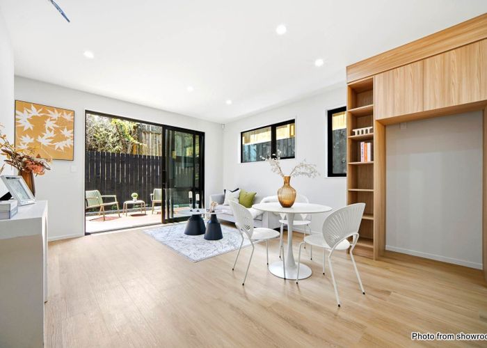  at Lot 4/584 Beach Road, Rothesay Bay, North Shore City, Auckland