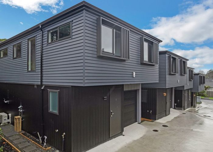  at 2D Kama Place, Sunnynook, North Shore City, Auckland