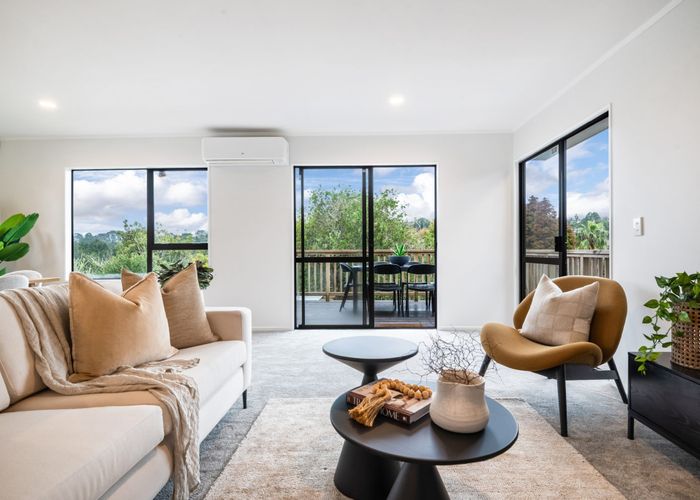  at 8 Hague Place, Birkenhead, North Shore City, Auckland