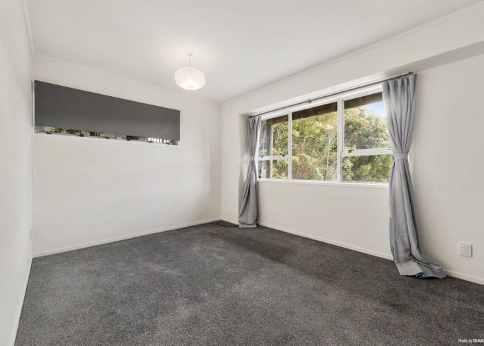  at 8 Vari Place, Bayview, North Shore City, Auckland