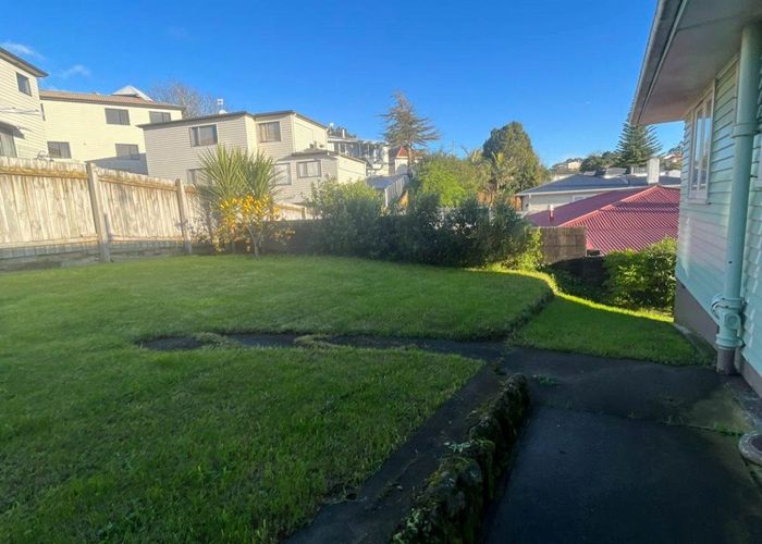  at 2/27 Quona Avenue, Hillsborough, Auckland City, Auckland