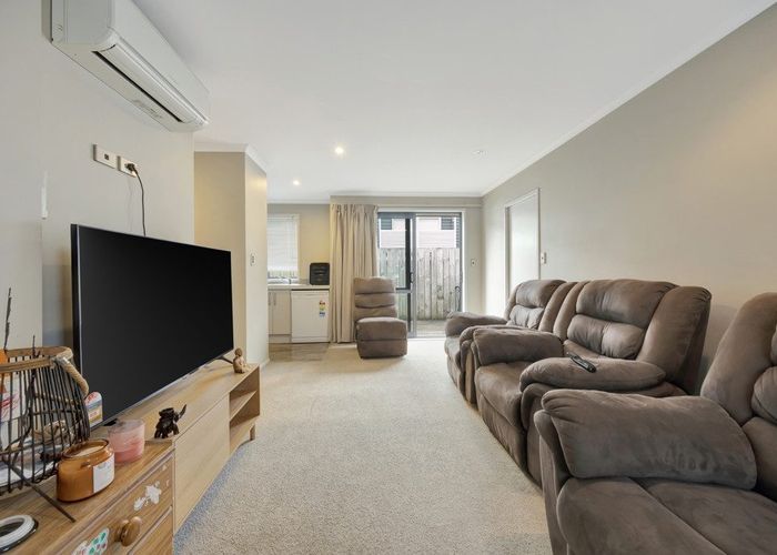  at 4/99 Lake Road, Frankton, Hamilton, Waikato
