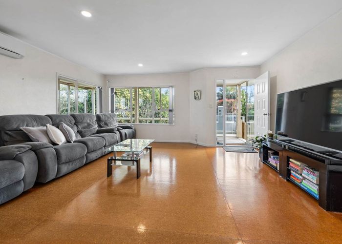  at 10 Nedlands Place, Burswood, Auckland