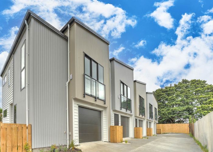  at 40E Innismara Avenue, Wattle Downs, Manukau City, Auckland