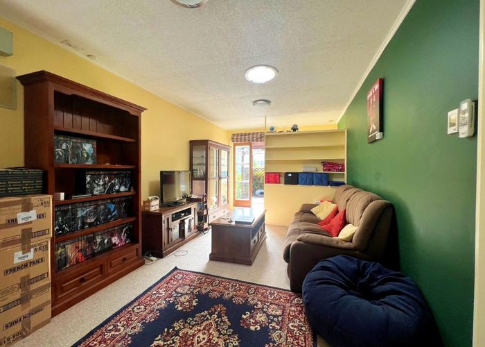  at 4 Martin Street, Fairfield, Hamilton