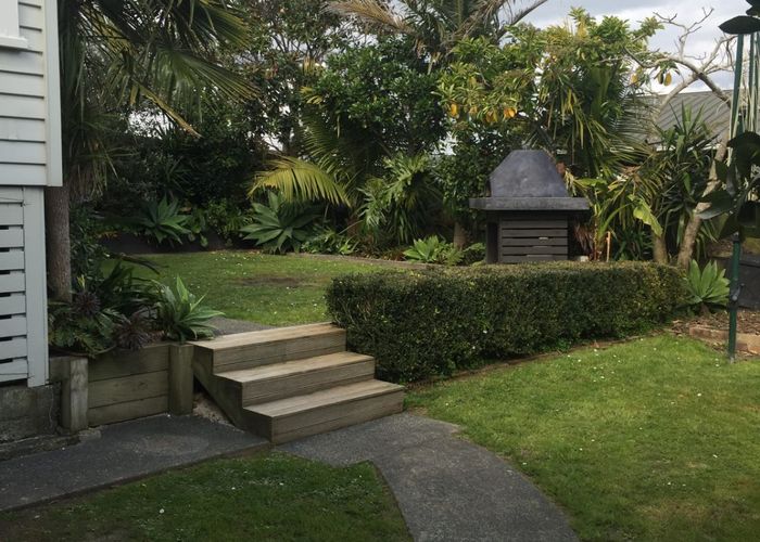  at 18 Roberts Road, Glenfield, North Shore City, Auckland