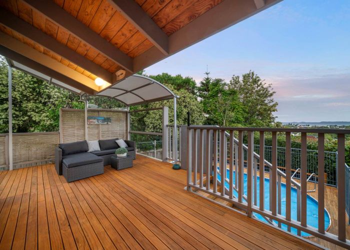  at 1/32 Montclair Rise, Browns Bay, North Shore City, Auckland