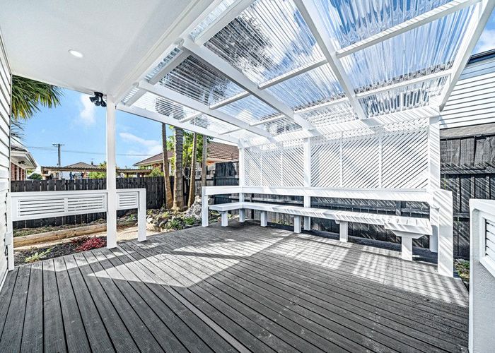  at 2/18 Elizabeth Avenue, Papatoetoe, Manukau City, Auckland