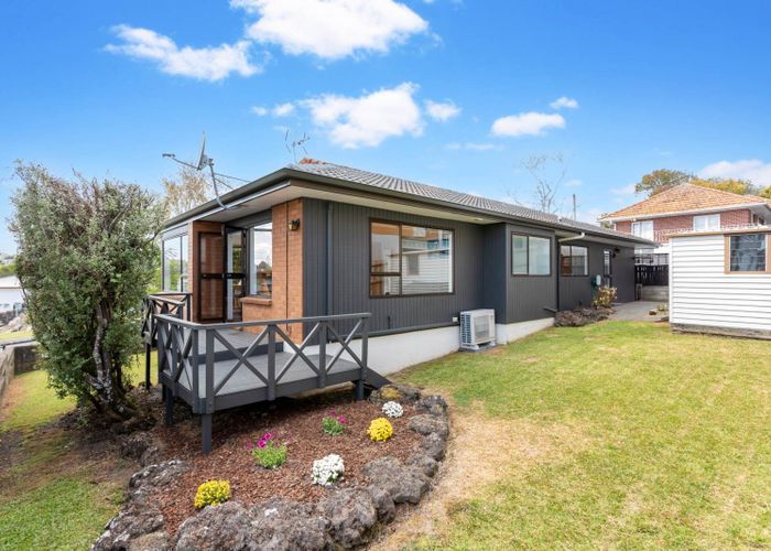  at 2b Kereru Street, Henderson, Waitakere City, Auckland