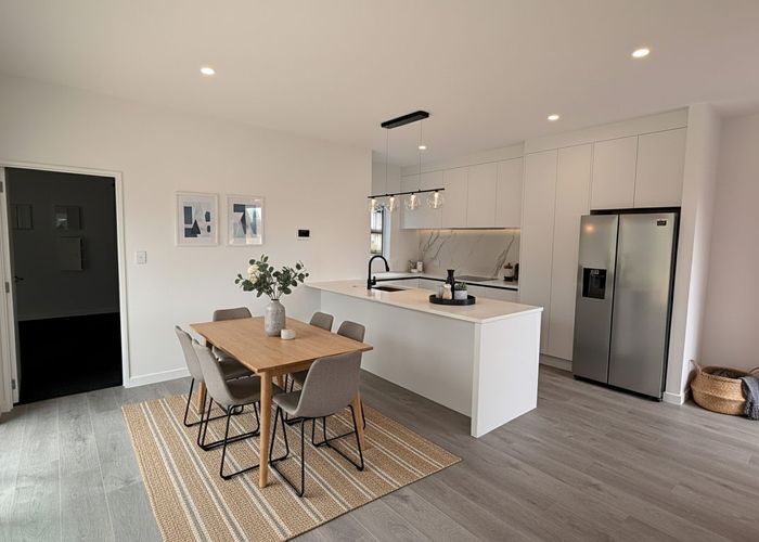  at 2/18 Herd Rd, Hillsborough, Auckland City, Auckland