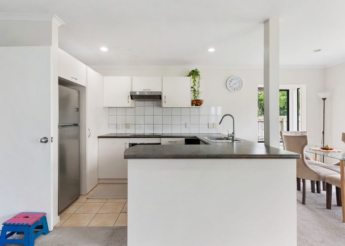  at 10 Blumhardt Place, Avondale, Auckland City, Auckland