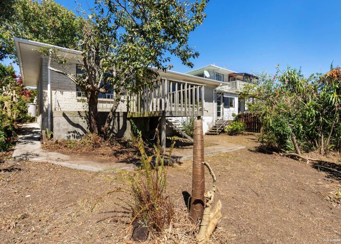  at 3/20 Westwell Road, Belmont, Auckland