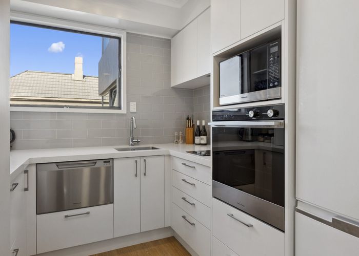  at 2/27 Arthur Street, City Centre, Dunedin, Otago