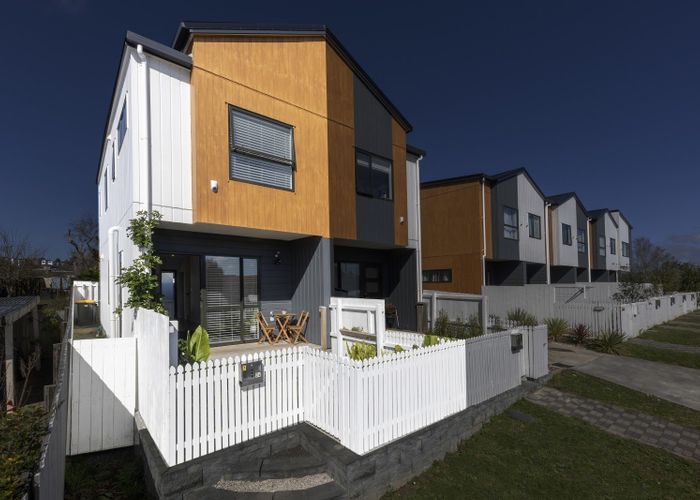  at 1/24 Tara Road, Henderson, Auckland