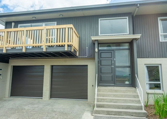  at 2/218 East Coast Road, Forrest Hill, Auckland