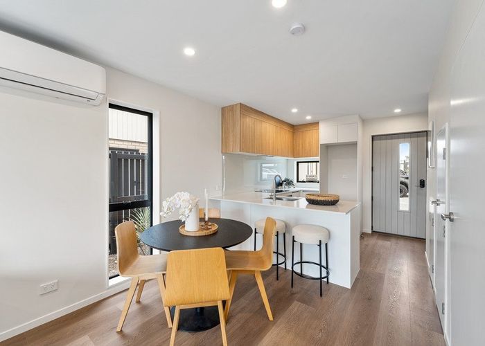  at 321 Glengarry Road, Glen Eden, Waitakere City, Auckland