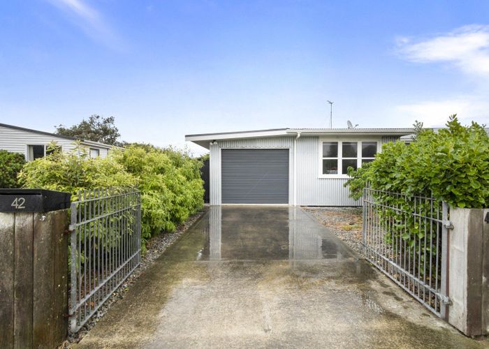  at 42 Edinburgh Terrace, Foxton Beach, Foxton