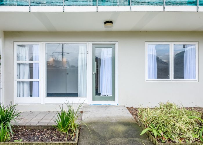  at 2/25 Britania Street, Petone, Lower Hutt, Wellington