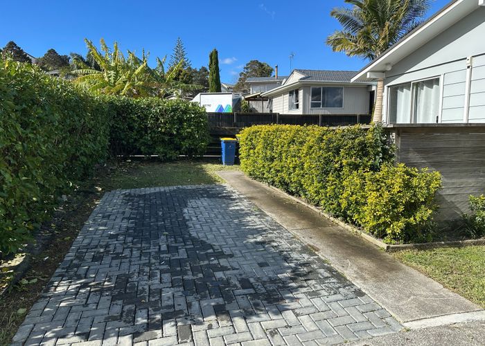  at 3 Glenbervie Crescent, Massey, Waitakere City, Auckland