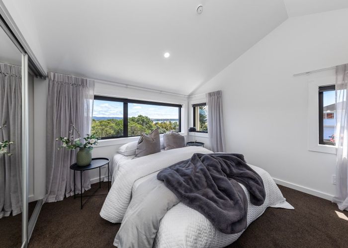  at 2/98 Walker Road, Point Chevalier, Auckland