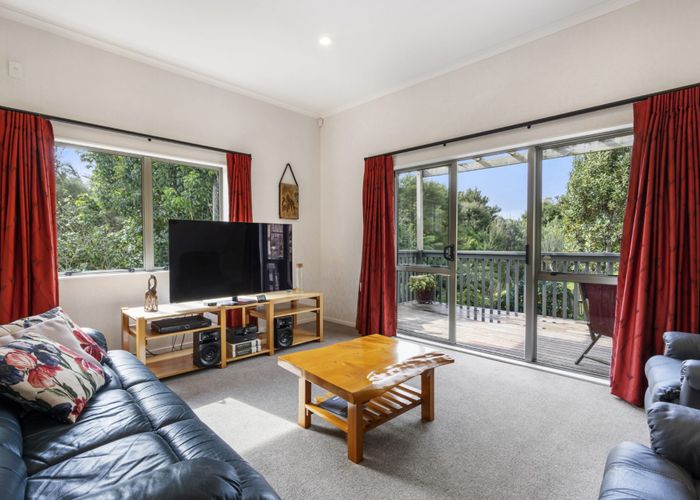  at 17 Woodridge Avenue, Northcross, Auckland