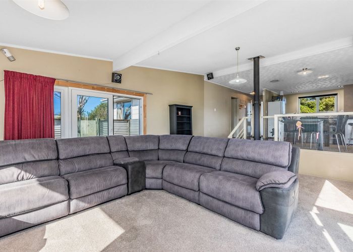  at 32 Sombrero View, Ascot Park, Porirua