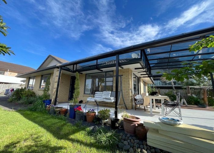  at 8 Earnslaw Crescent, Clover Park, Manukau City, Auckland