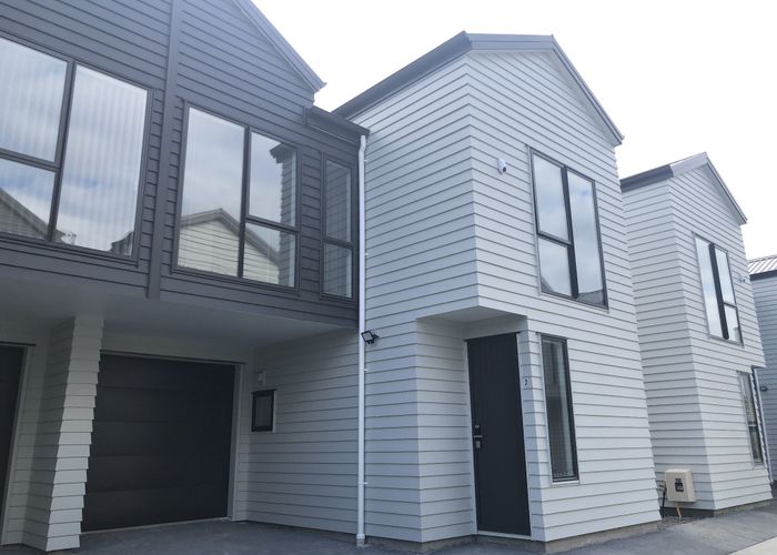  at 3/21 Akoranga Dr, Northcote, North Shore City, Auckland