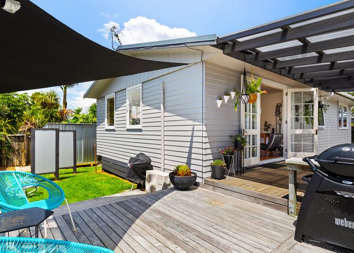 at 3/93 Hobsonville Road, West Harbour, Auckland