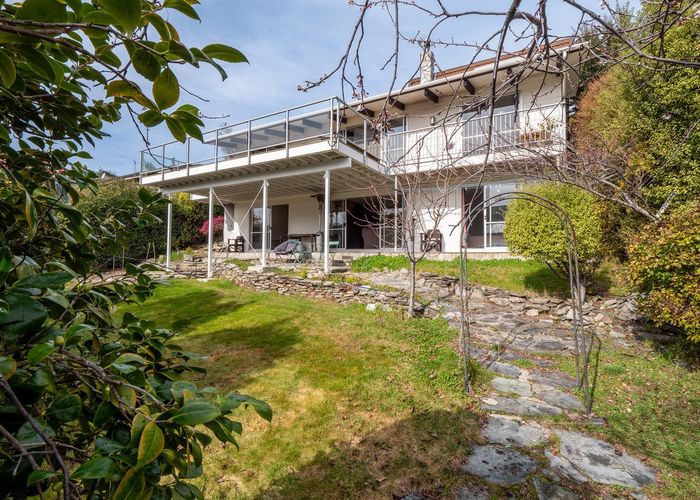 at 52 Oregon Drive, Kelvin Heights, Queenstown