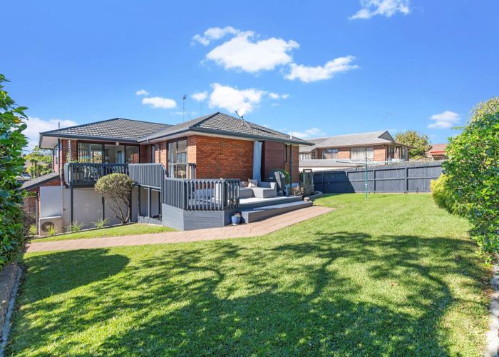 For sale 21 Northpark Avenue, Northpark, Manukau City, Auckland