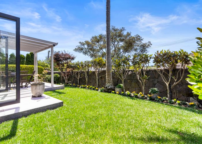  at 7 Rutherford Terrace, Meadowbank, Auckland