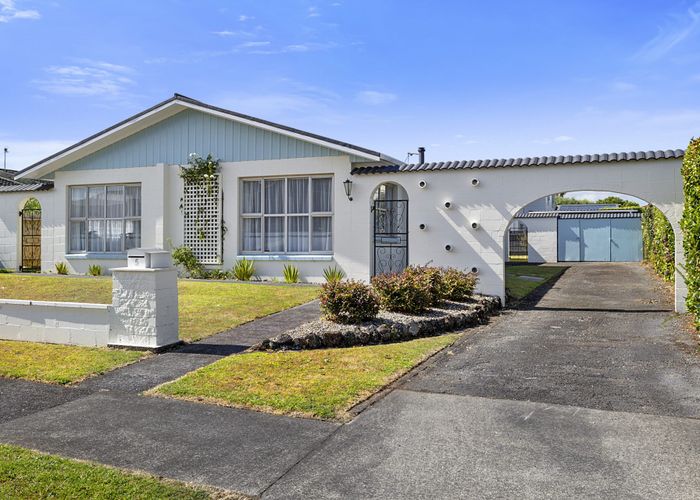  at 5 Wesley Avenue, Frankleigh Park, New Plymouth