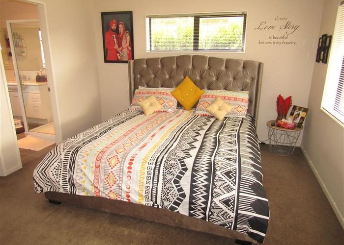  at 24 Percy Kinsman Crescent, Riverstone Terraces, Upper Hutt