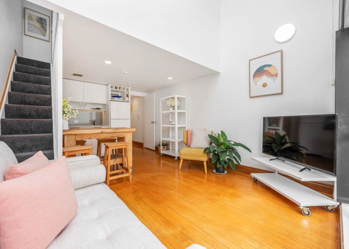  at 2/12 East Street, Newton, Auckland City, Auckland