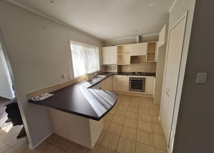  at 60 Sunderlands Road, Half Moon Bay, Auckland