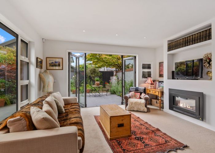  at 87 Holly Road, St Albans, Christchurch
