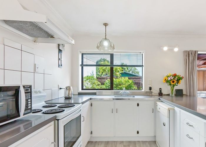  at 2/529 Weymouth Road, Weymouth, Manukau City, Auckland