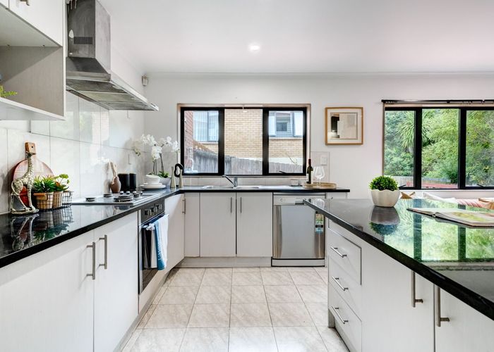  at 17 Edgewood Way, Henderson, Waitakere City, Auckland